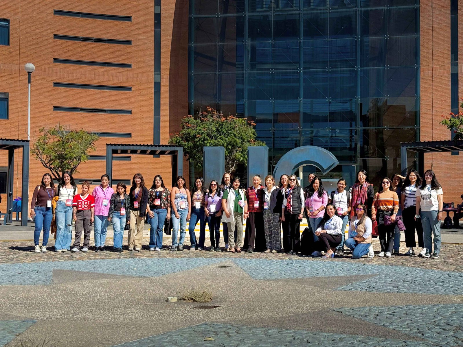 SMIA_Woman_1-compressed